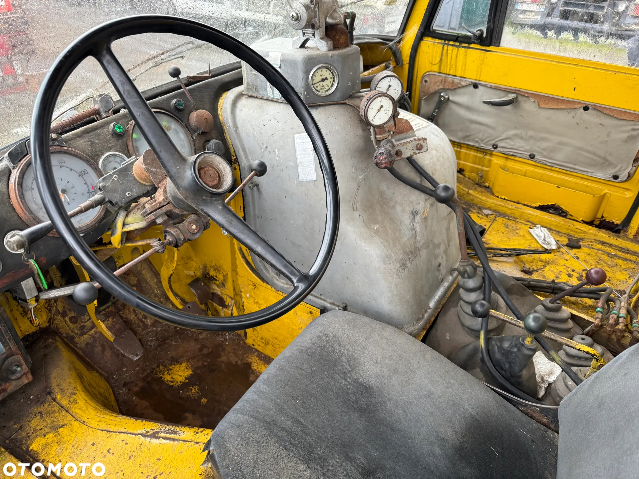 Mercedes-Benz UNIMOG 406B - 8