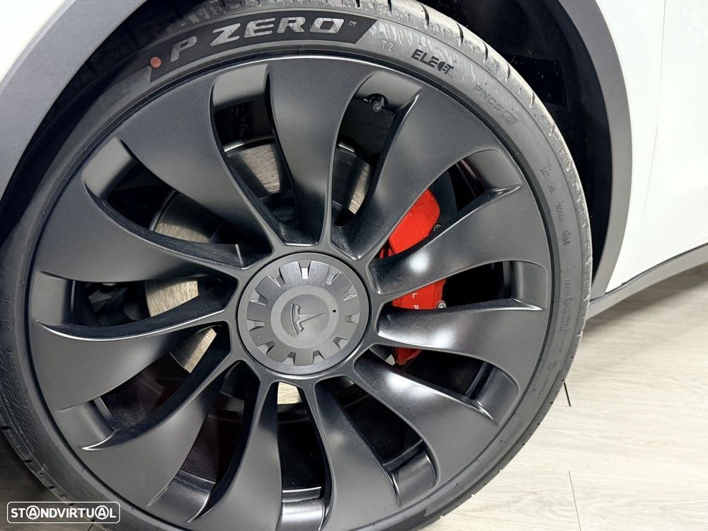 Tesla Model Y Performance Tração Integral - 16