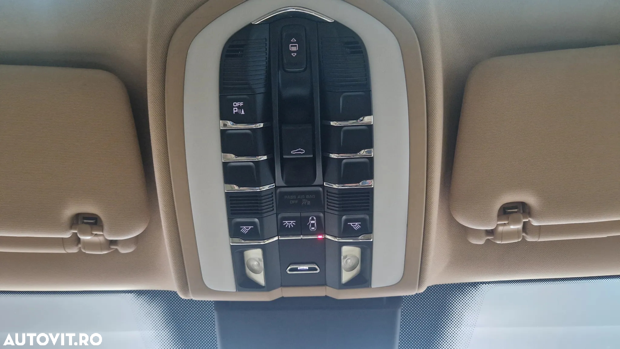 Porsche Cayenne - 30