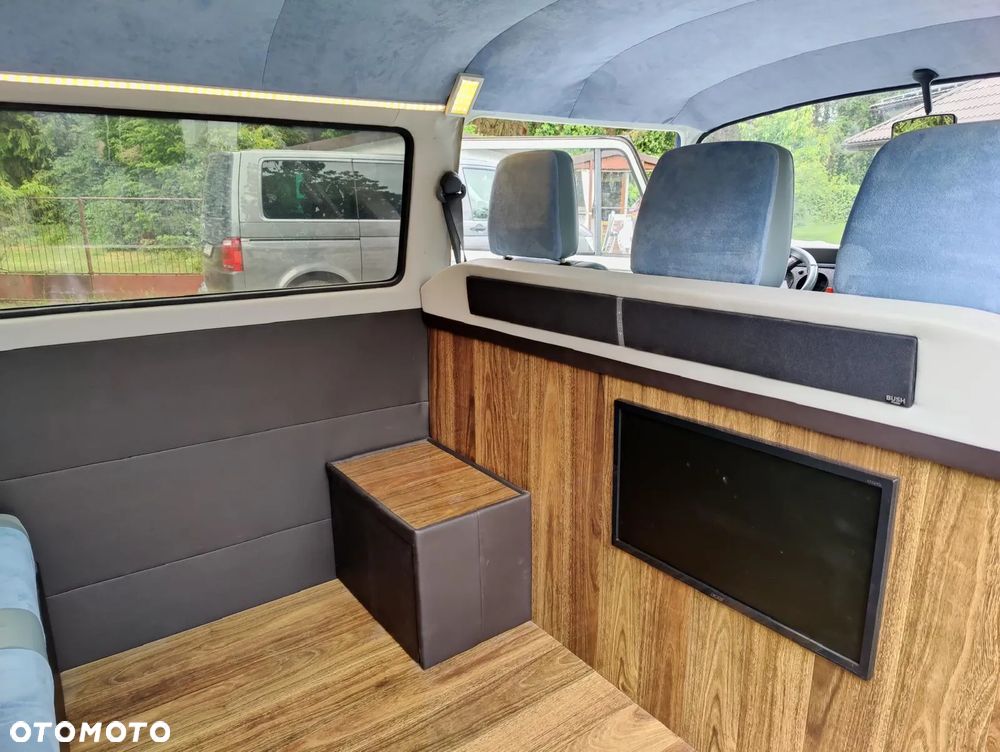 Volkswagen Transporter - 12