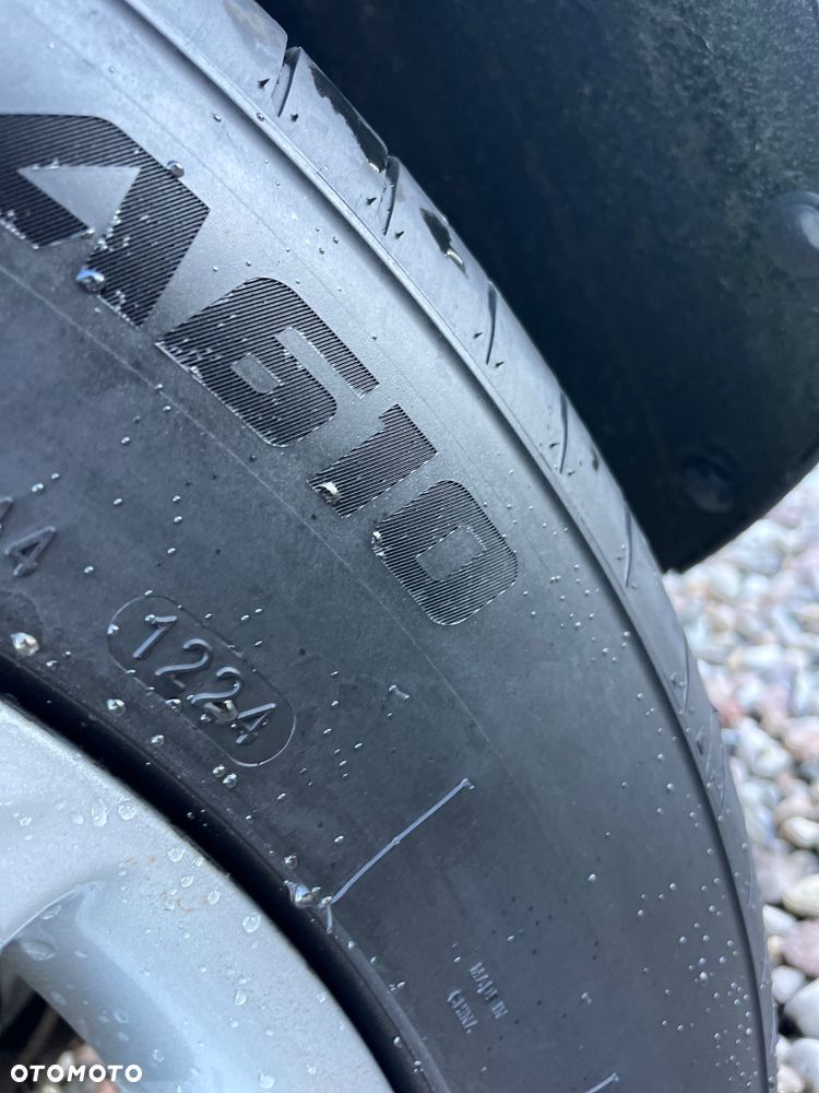 Ford Kuga 2.0 TDCi 2x4 Titanium - 37