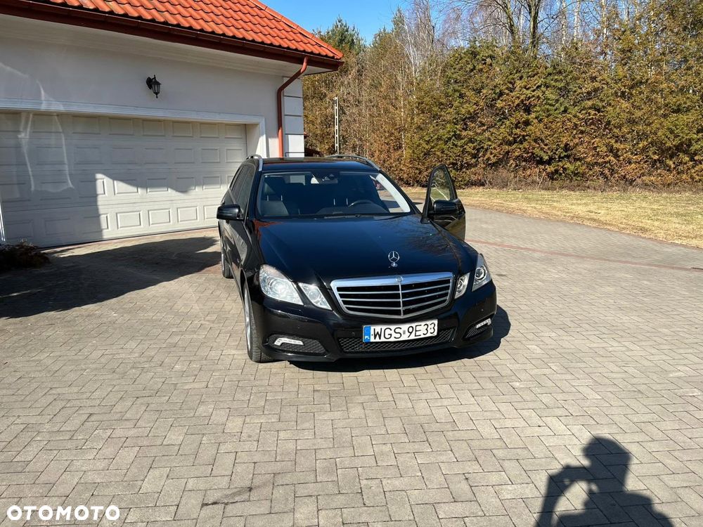 Mercedes-Benz E-Class 2010 photo 2