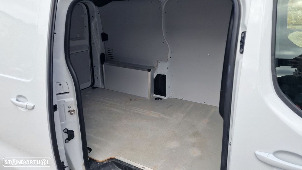 Peugeot Expert 2.0 BlueHDi L2H1 Standard EAT8 - 29