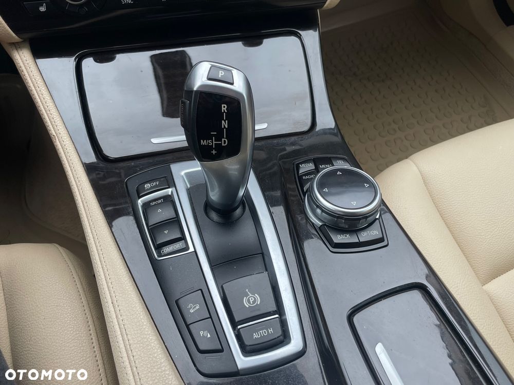 BMW Seria 5 528i xDrive Luxury Line - 14