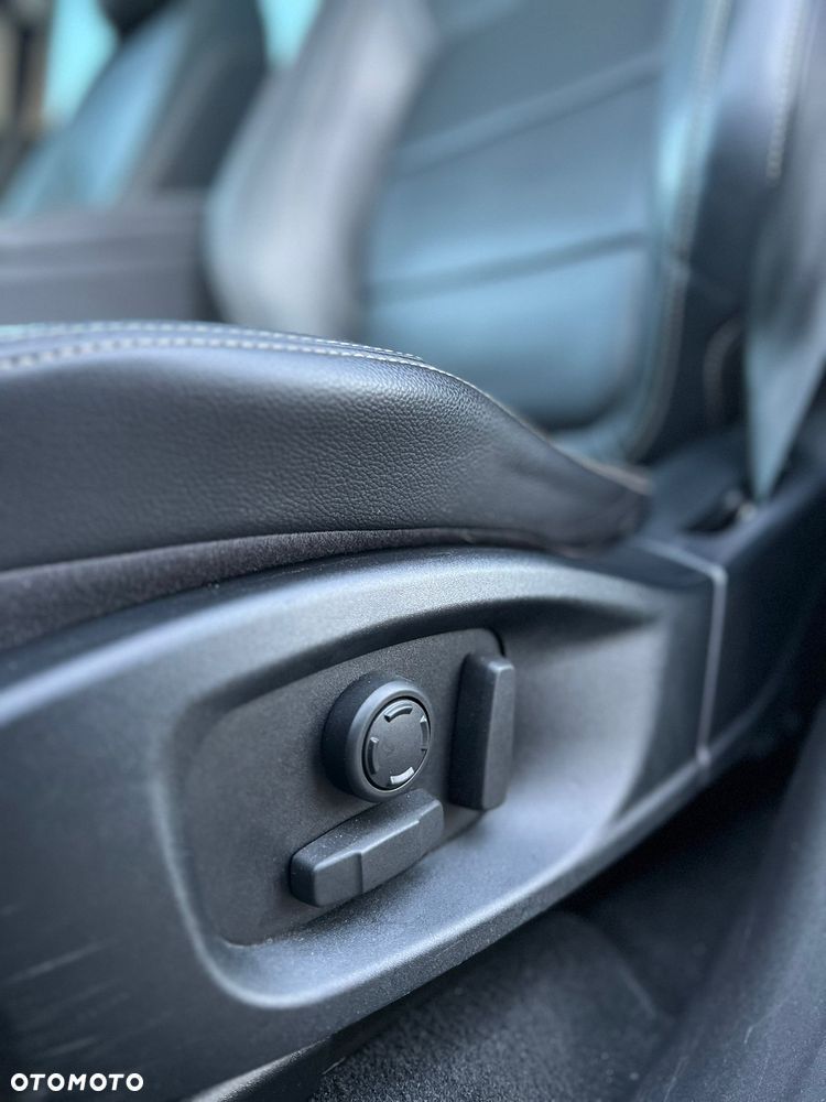 Jaguar F-Pace 2.0 i4D AWD R-Sport - 25