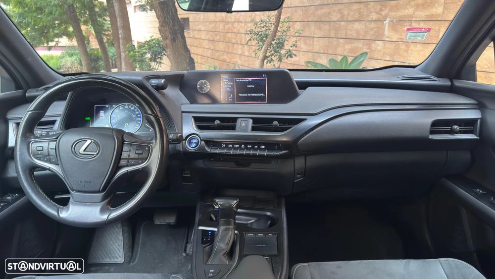 Lexus UX 250h Business - 20