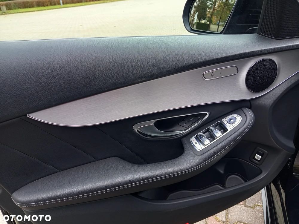 Mercedes-Benz Klasa C 200 4Matic 9G-TRONIC Night Edition - 10