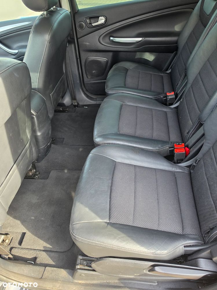 Ford S-Max 2012 photo 2