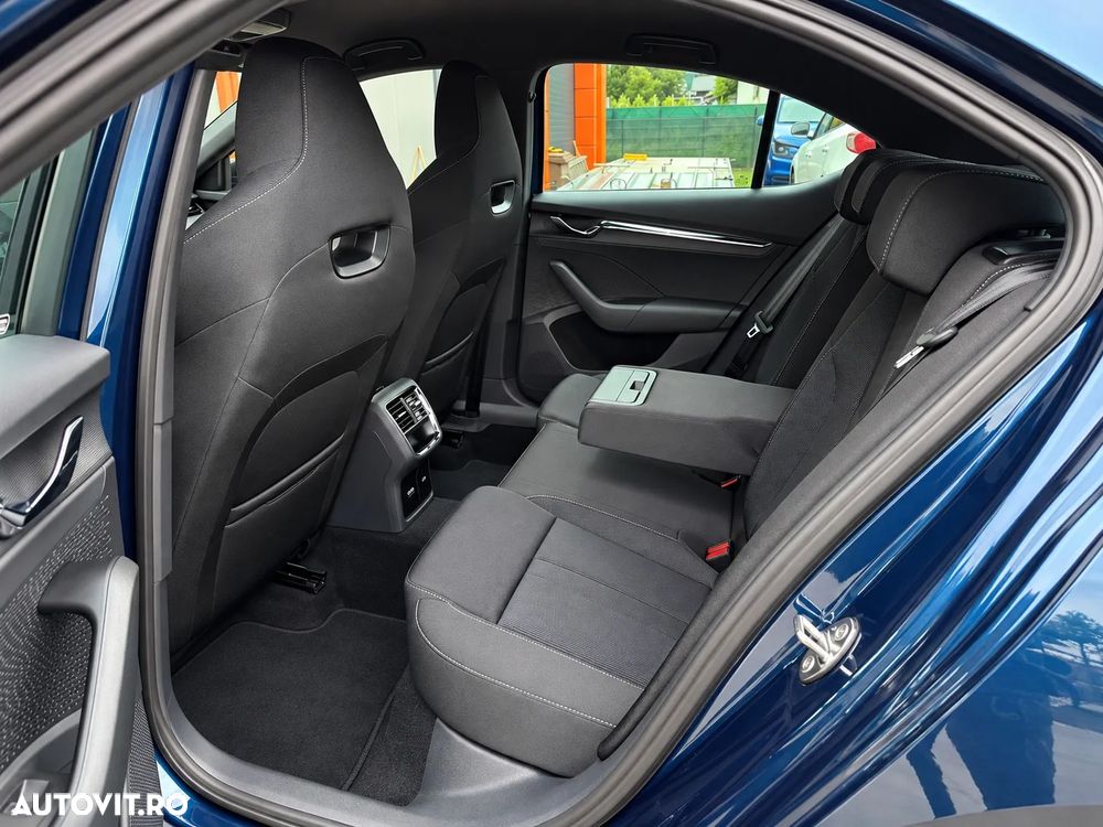 Skoda Octavia 2.0 TDI DSG 4X4 Sportline - 11