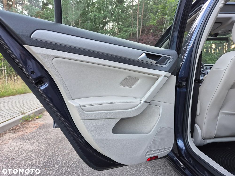 Volkswagen Golf - 20