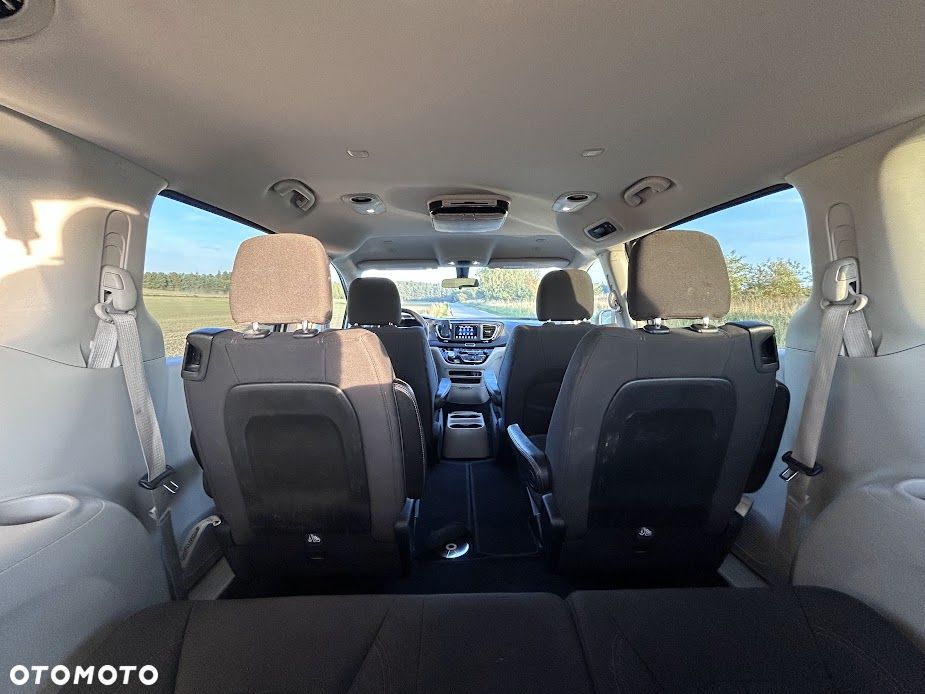 Chrysler Pacifica - 18