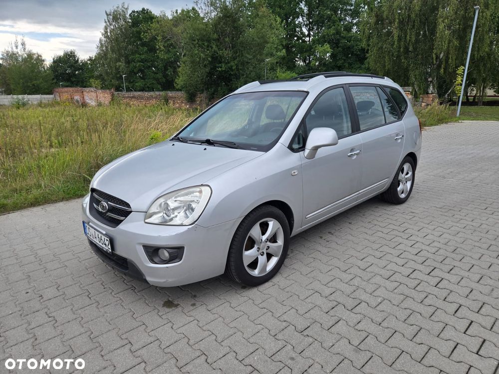 Kia Carens - 1