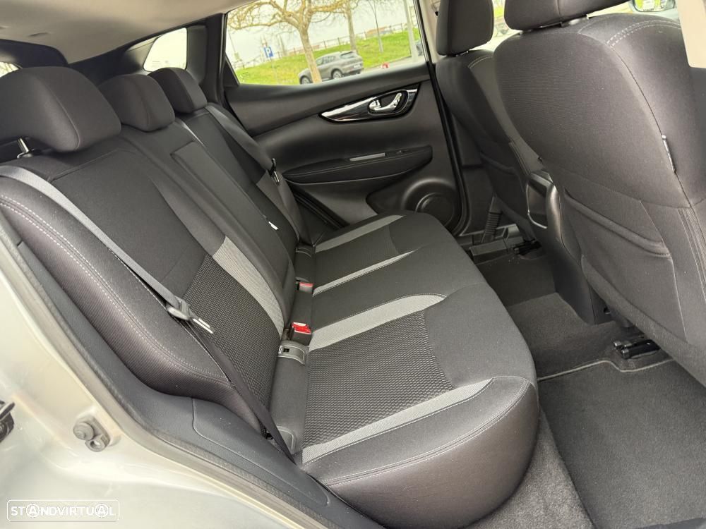 Nissan Qashqai 1.5 dCi N-Connecta Business - 20