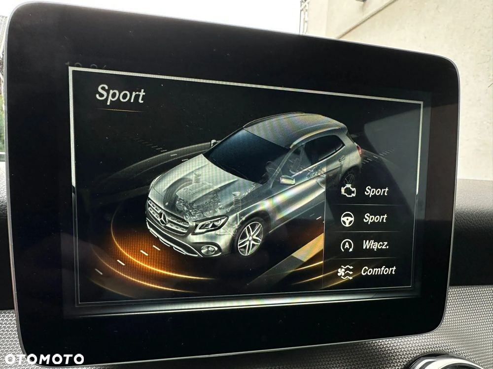 Mercedes-Benz GLA 200 7G-DCT - 7