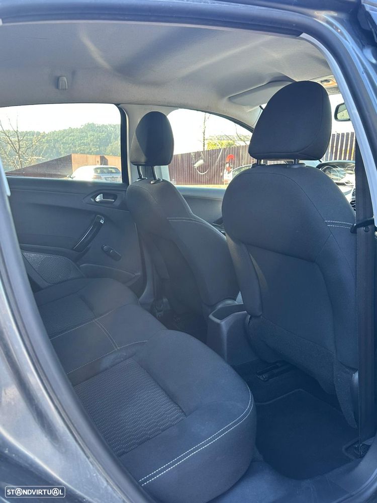 Peugeot 208 1.2 PureTech Style - 10