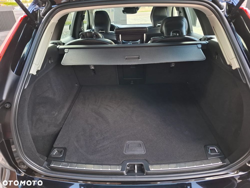 Volvo XC 60 D4 Momentum - 33