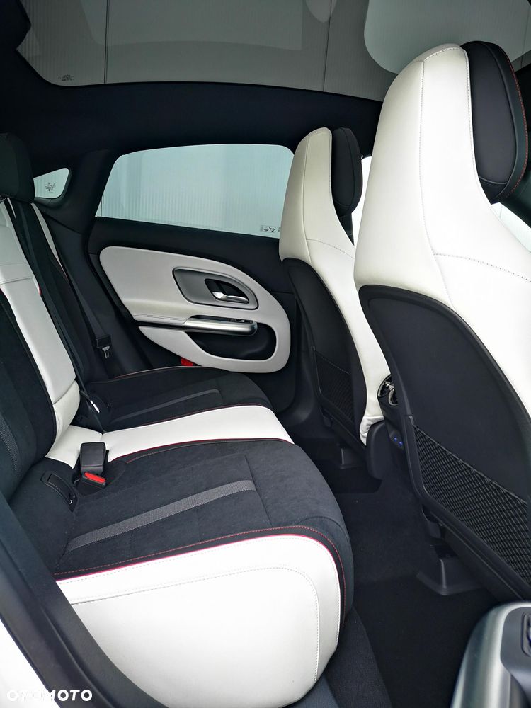 Mercedes-Benz CLA 220 mHEV 4-Matic 8G-DCT - 16
