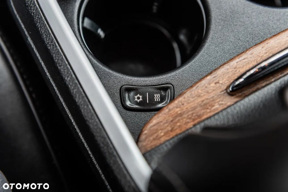 Lancia Thema 3.6 Executive AWD - 33