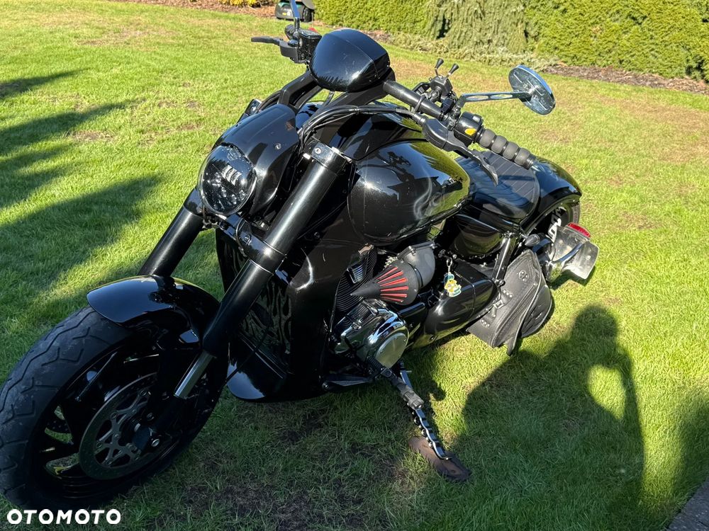 Suzuki Intruder - 5