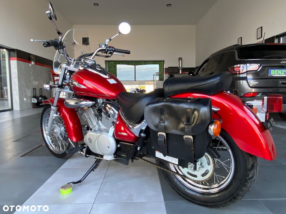 Suzuki Intruder - 5