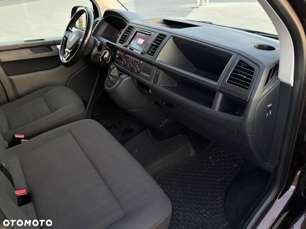 Volkswagen Caravelle - 12