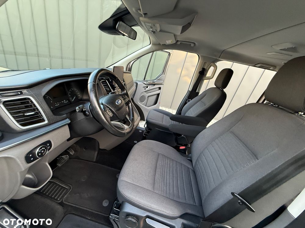 Ford Tourneo Custom - 39
