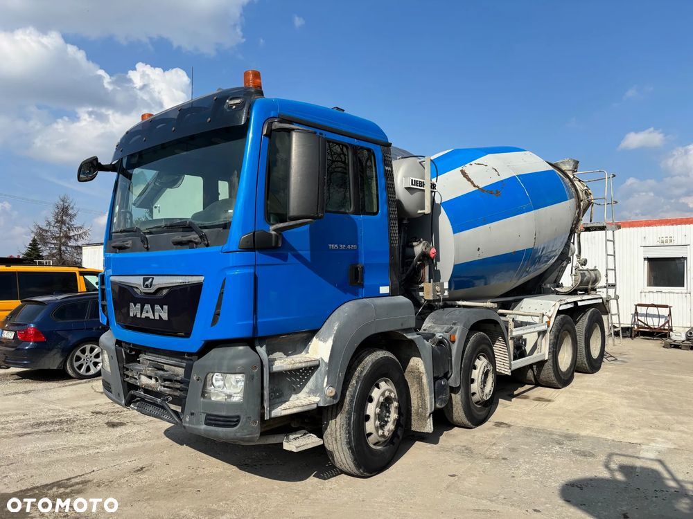 MAN TGS 32.420 8x4 Liebherr 9m3 - 1