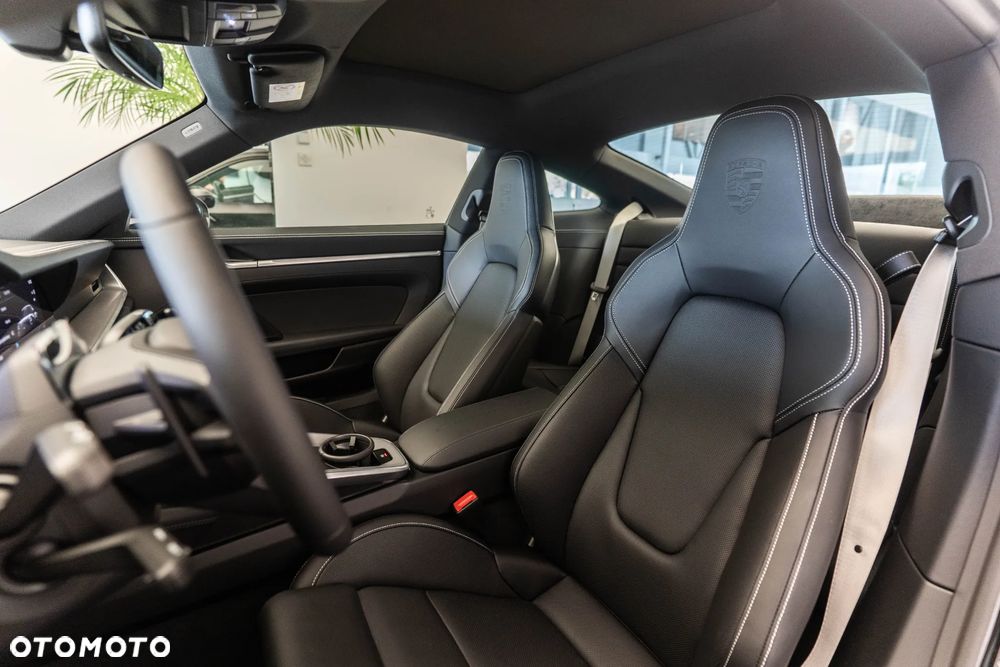 Porsche 911 Carrera 4S - 13