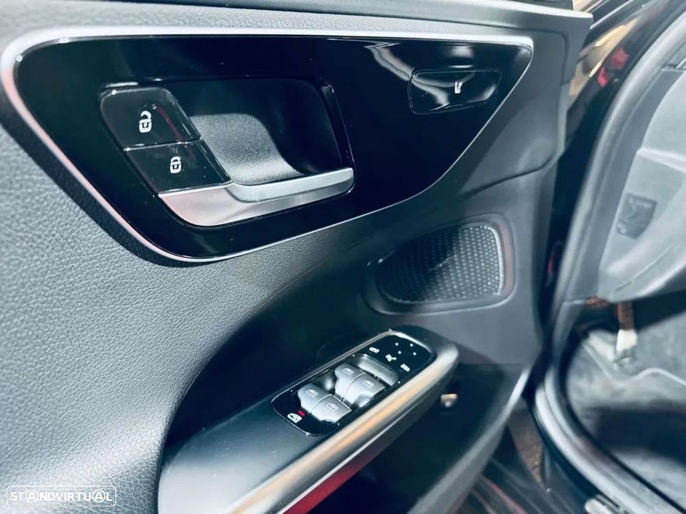 Mercedes-Benz C 300 d AMG Line - 32