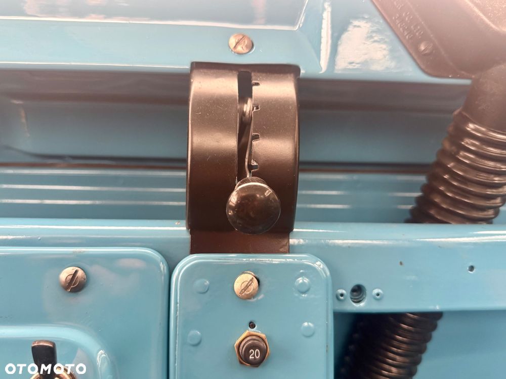 Land Rover Inny - 17