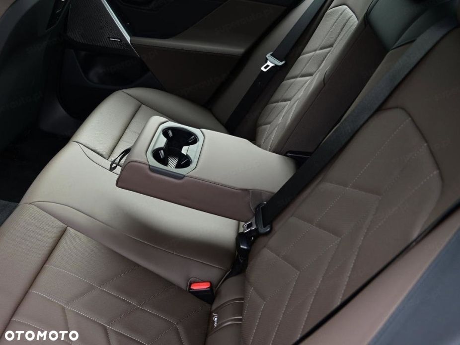 BMW Seria 5 520d mHEV - 16