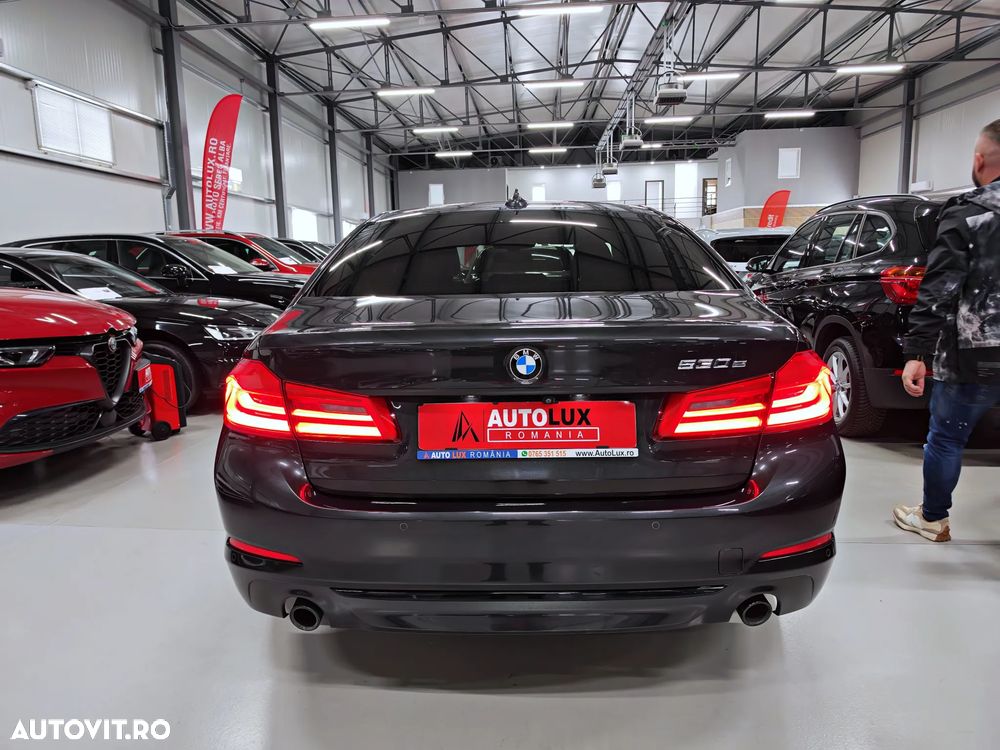 BMW Seria 5 530e Aut. - 32