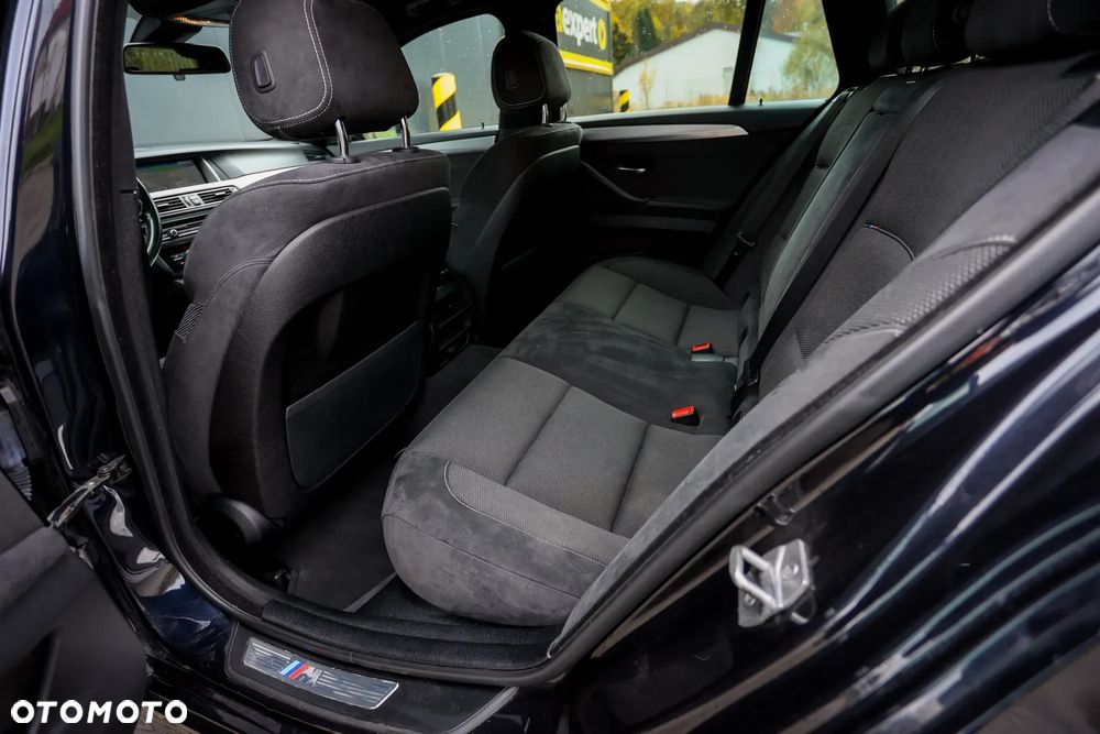BMW Seria 5 520d M Sport - 24