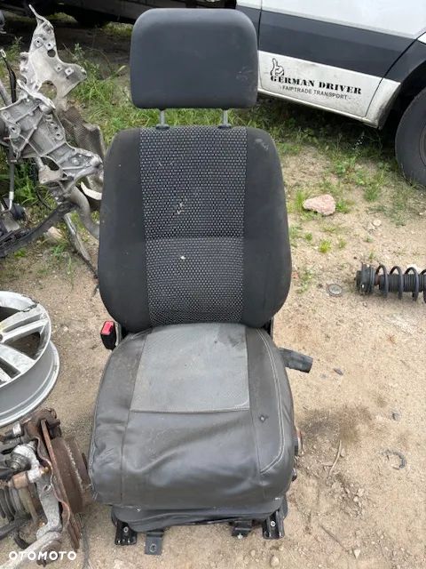 FOTEL PNEUMATYCZNY SIEDZENIE KIEROWCY MERCEDES VARIO 818 - 1