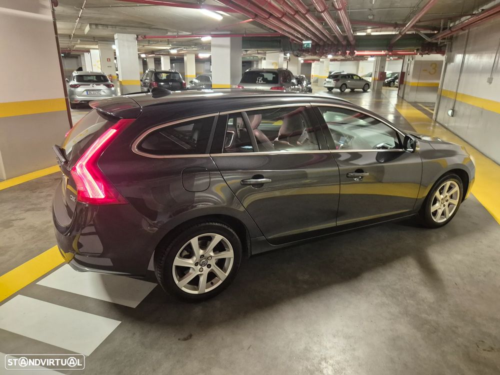 Volvo V60 1.6 D2 Momentum Eco - 10