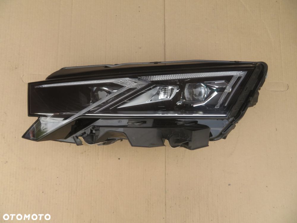 REFLEKTOR LEWY SKODA OCTAVIA IV LIFT 5E4 FULL LED 24-26R 5E3941035 DEMONTAŻ KRAKÓW