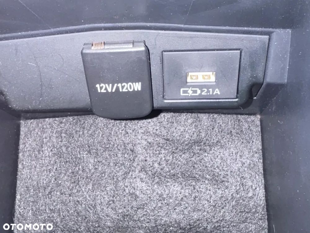 Toyota Corolla 1.8 Hybrid Comfort - 34