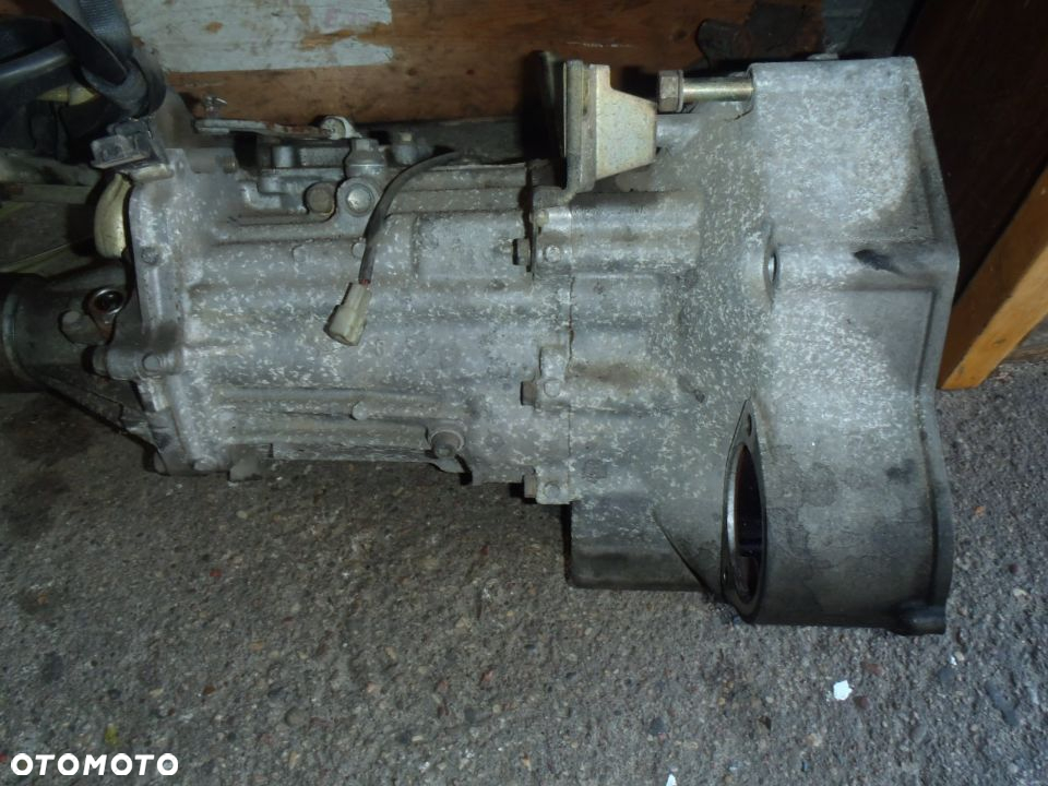 łapa widełki sprzęgła łożyska skrzynia piaggio porter daihatsu 1.4d - 2