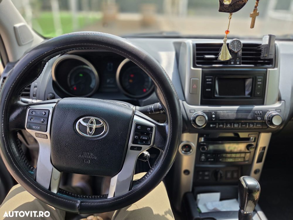 Toyota Land Cruiser - 6
