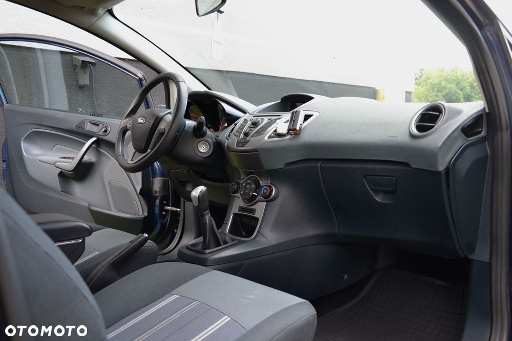 Ford Fiesta - 10
