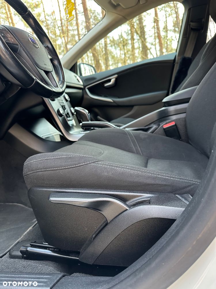 Volvo V40 D3 Kinetic - 13