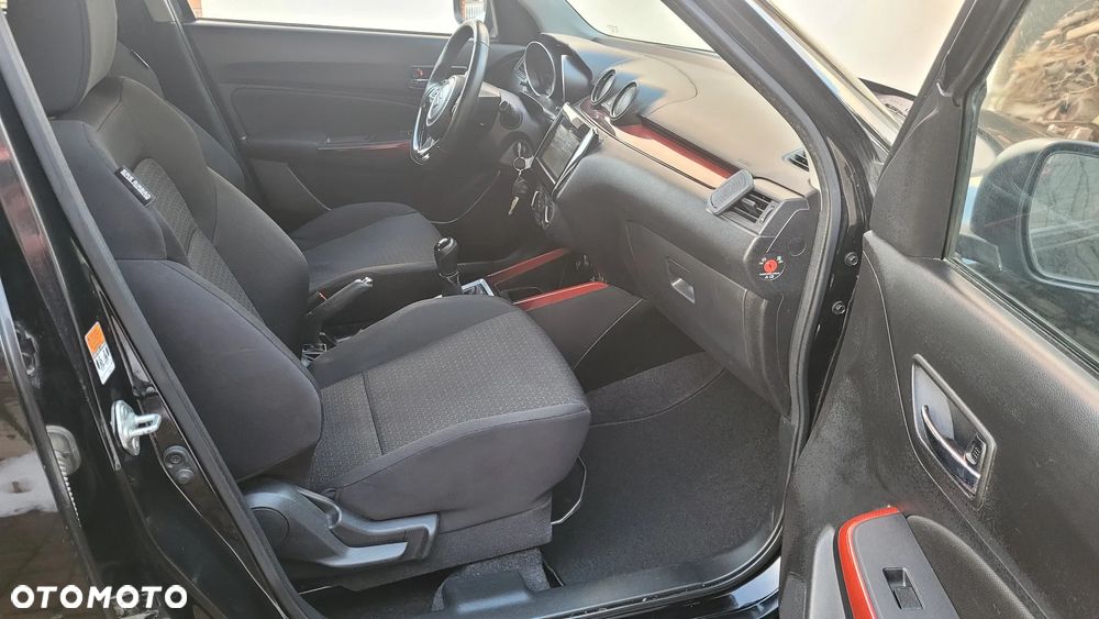 Suzuki Swift 1.2 Dualjet Allgrip Comfort - 13