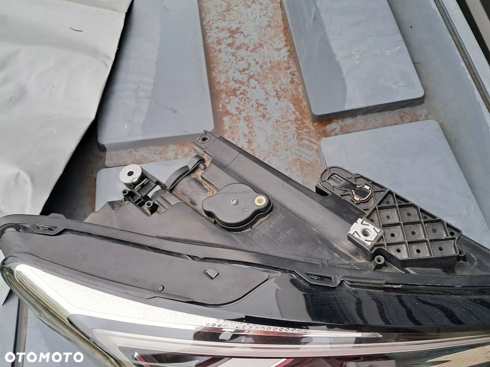 Lampa prawa reflektor Seat Leon IV 4  20>  5FB 941 008F full led - 4