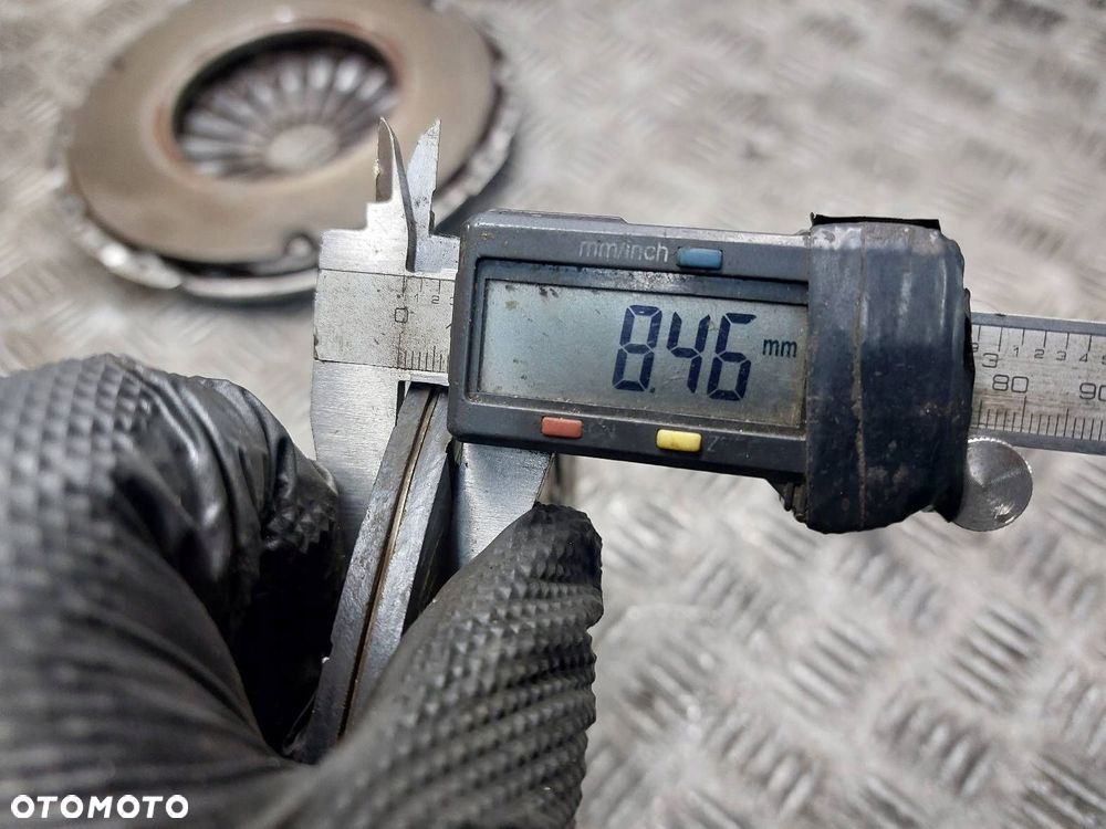 SPRZĘGŁO TARCZA + DOCISK + ŁOŻYSKO OPOROWE KIA CEED I 1.6 CRDI - 7