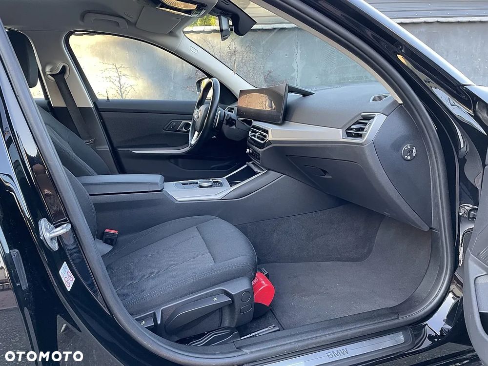 BMW Seria 3 318i Sport Line - 21