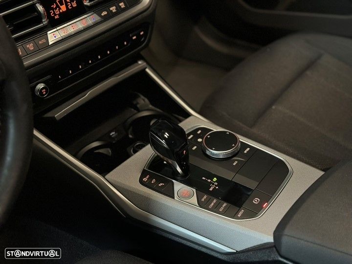 BMW 320 d Auto - 11