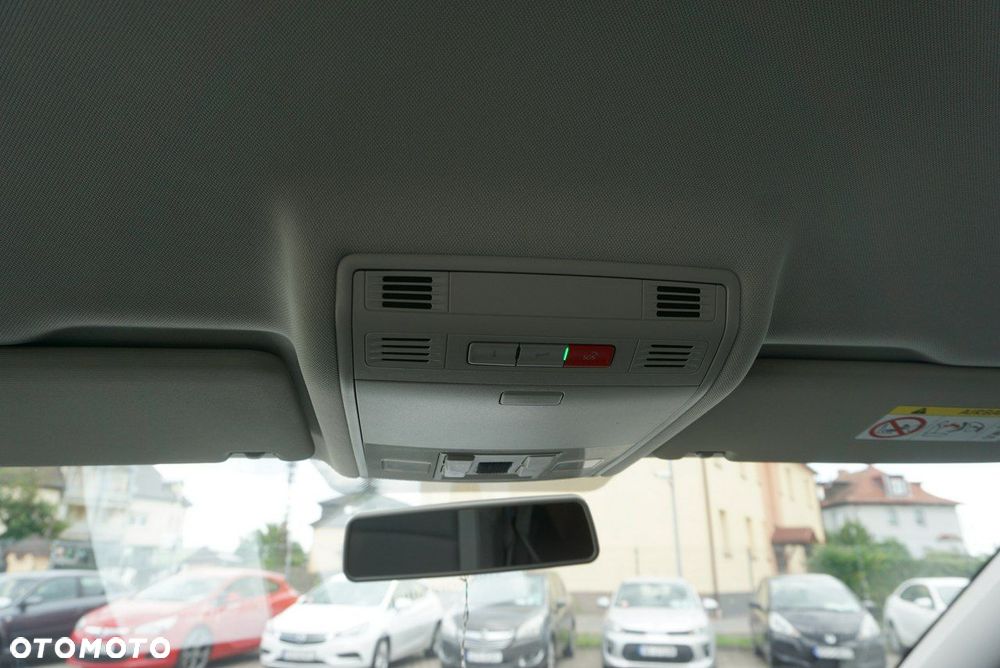 Volkswagen Touran - 16