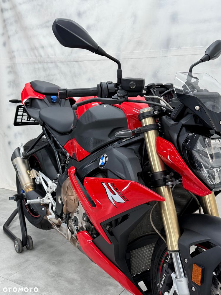 BMW S - 26