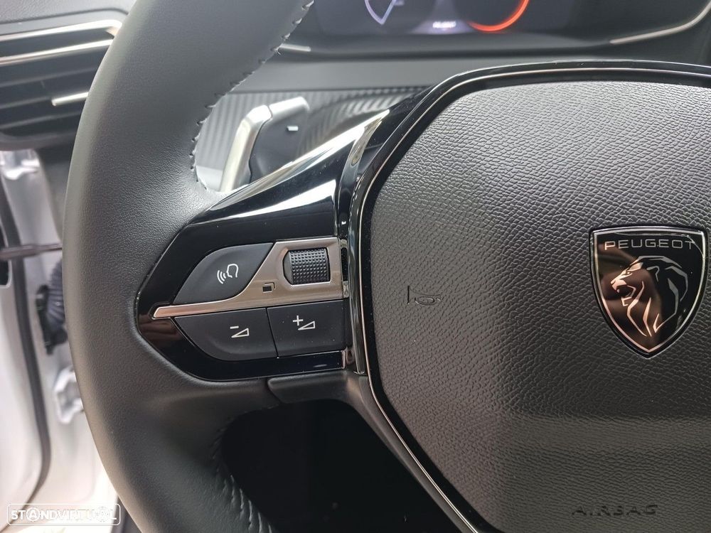Peugeot 208 1.2 Hybrid Allure e-DCS6 - 27