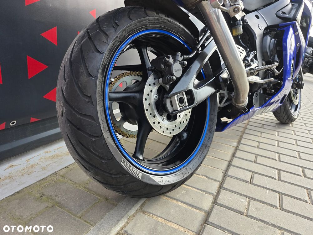 Yamaha R6 - 8